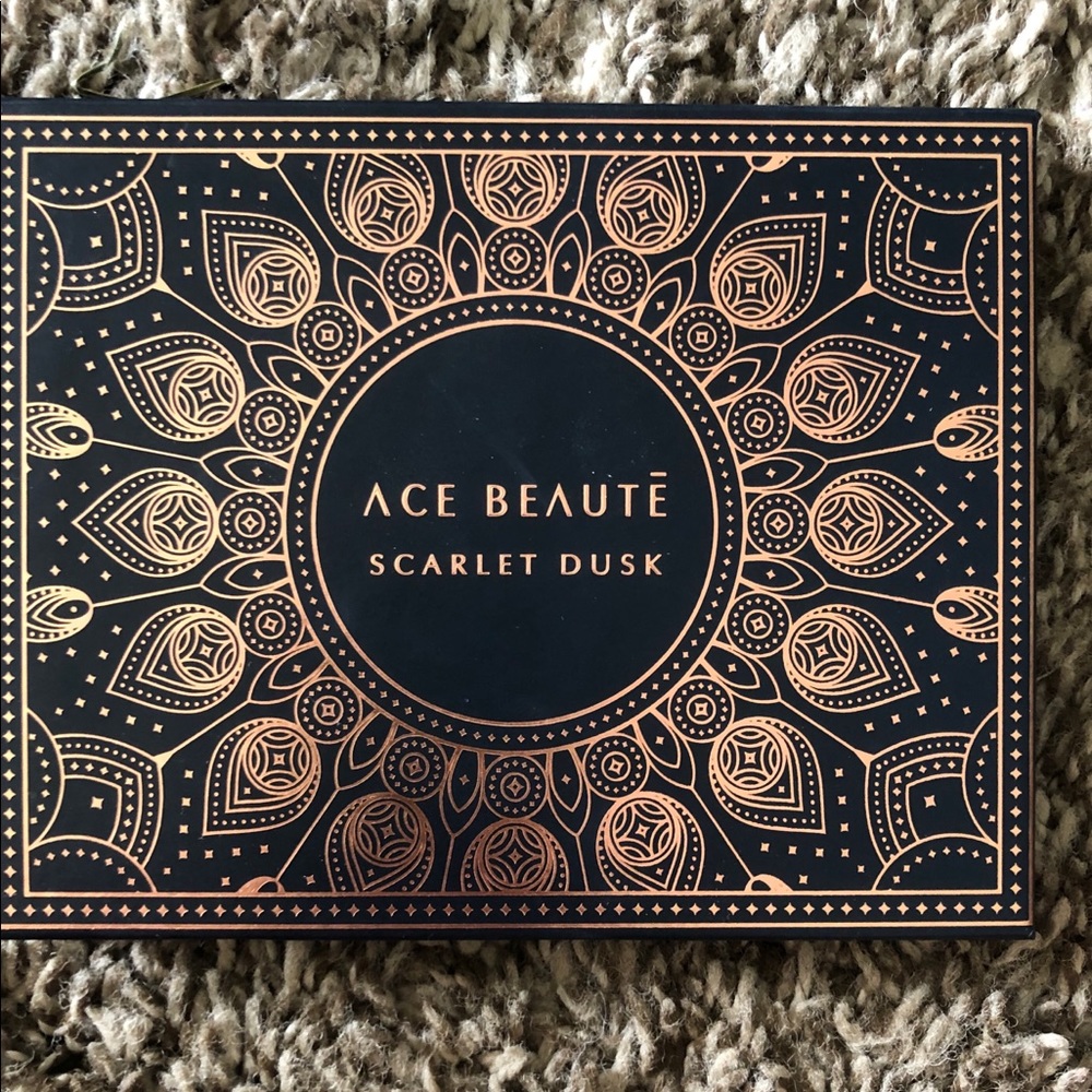Ace Beaute Scarlet Dusk Eyeshadow Palette